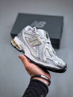 M版 New Balance 新百伦 复古休闲跑步鞋 M1906Ri 真正原厂数据开发 市售最高品质 原厂网纱 正确卡色皮料冲裁组合 匠心打造 鞋面鞋底工艺极其