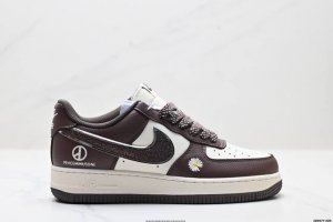 340 公司级Nike Air Force 1‘07 Lv8 原楦头原纸板 打造纯正低帮空军版型 专注外贸渠道 全掌内置蜂窝气垫 原盒配件 原厂中底钢印、拉帮完