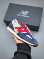 New Balance Nb 471系列 471鞋款特别附赠两双带有品牌标识的限定配色鞋带，在色彩的变换间激发更多造型灵感 New Balance 471鞋款的