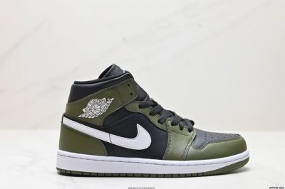 公司级nike Air Jordan 1 Retro Mid Aj1乔丹一代中帮经典复古文化休闲运动篮球鞋 货号:Dq8426-092 尺码:39 40 40.