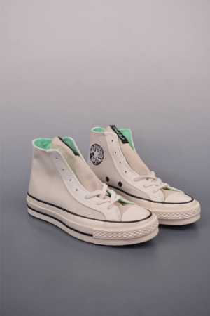 Converse Chuck 70S 灰白绿 夏季新品 拼接白绿撞色帆布鞋 匡威70S新配色来喽，这个颜色也太高级了吧，浅灰色和白色的拼接色内里透出淡淡的果绿色 - 点击图像关闭