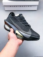 公司级！Nike Air Zoom Alphafly Next% 3 阿尔法 马拉松 3.0减震马拉松跑步鞋 首次通过一体式鞋底 替代了后跟和前足分离的设计 让