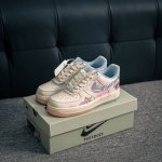 核心私 Air Force 1 原装级别 原楦头原纸板 打造纯正空军版型专注外贸渠道 全掌内置蜂窝气垫 原盒配件 原厂中底钢印、拉帮完美 货号：Cw1574 0
