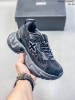 louis Vuitton 路易威登 广东原产 采用皮革鞋面材质 内里全小羊皮打造及去味海玻璃脚垫 外置耐磨橡胶大底全新Lv路易威登Louis Vuitton