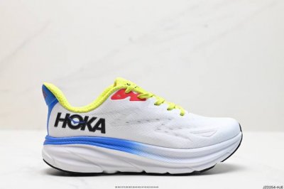 公司级小红书推荐hoka M Clifton 9 全新配色 这个品牌来自于新西兰的毛利语，Hoka表示大地，One One表示飞越，连起来就是飞越地平线，One