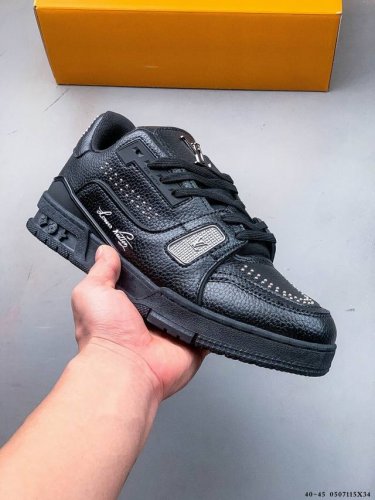 路易威登 Louis Vuitton Lv路易威登板鞋 乘风破浪的姐姐争先种草款,舒适透明底和百搭性霸屏整个时尚娱乐圈，正品1:1套楦复刻，细节调整完美主义！鞋