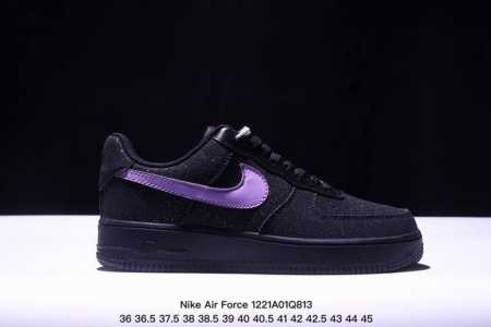 真标耐克nike Air Force 7空军一号低帮百搭休闲运动板鞋。柔软、弹性十足的缓震性能和出色的中底设计，横跨复古与现代的外型结合，造就出风靡全球三十多年 - 点击图像关闭