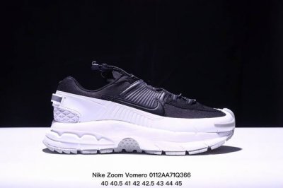 公司级耐克nike Zoom Vomero Roam 马拉松复古跑五代休闲运动慢跑鞋 采用环保纤维革饰片组合网眼布鞋面材质 升级正确后跟tpu加固 耐弯折热塑框