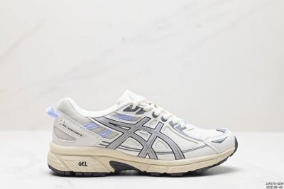 公司级gel-Venture 6系列 经典跑鞋 如今机能风和户外风吹得正劲，便是主打“Urban Outdoor机能越野风格”，城市和户外场景都能轻松应对。关键