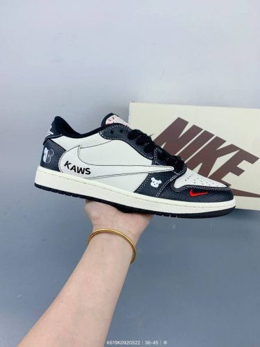 高端定制 Travis Scott X Jordan 1 Low 暴力熊联名-黑白小红勾 倒勾低帮休闲版本 原厂全头层皮 大厂纯原品质出货 纯正版型 定制鞋盒