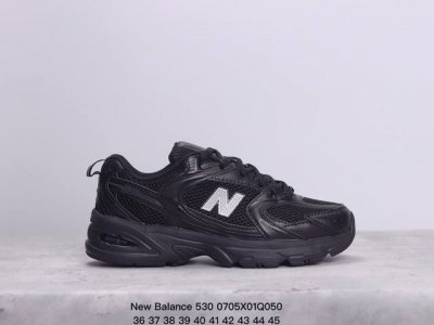 New Balance 530 复古跑鞋 小红书爆款 官网售罄 这双鞋确实是nb家经典复古款式之一，以全新科技诠释，成功打造530鞋款，鞋面在保持530基本线条