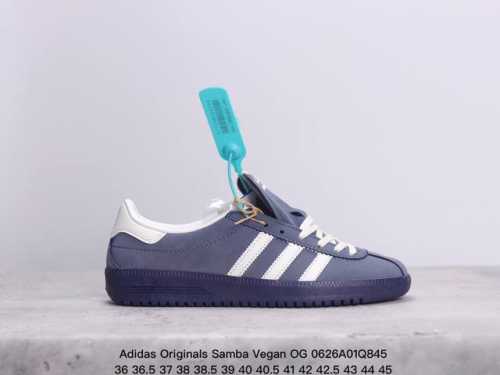 Adidas 阿迪达斯 原楦原纸版数据开发，采用软质牛剖革组合翻毛皮鞋面材质，内环保海玻璃鞋垫，外置国标5级耐磨橡胶大底带你回味最原始的永远经典，阿迪达斯 三叶