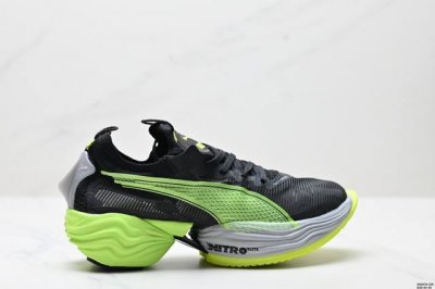 公司级Puma Fast-Rb Nitro Elite Ld彪马异爪 碳板纤维长距离竞速跑鞋 新配色的鞋面采用了系带式的Ultraweave高性能材质，确保鞋身