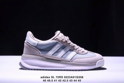 Adidas Originals Sl 72Rs 超轻便透气复古慢跑鞋 鞋头的设计饱满圆润 鞋面是翻毛皮和尼龙材质结合 上脚舒适柔软 橡胶大底非常耐磨防滑 包裹