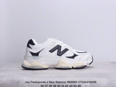 Joe Freshgoods X New Balance Nb9060 联名款 复古休闲运动慢跑鞋 鞋款灵感源自设计师本人对夏日的怀日回忆。鞋面大身由空间双格及