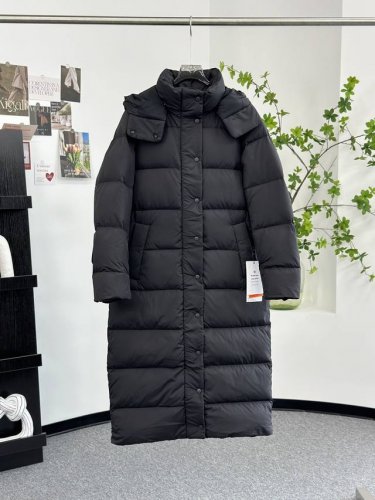 顶级清仓440 王炸新款9格泡芙羽绒服。 黑色