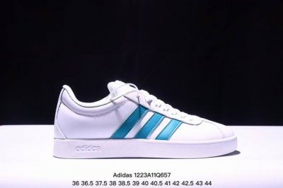 Adidas 阿迪达斯 升级原楦原纸版数据开发版型，采用固色二层皮组合鞋面材质，全新独立开发rb耐磨橡胶外底组合外露轻量eva中底缓震嵌片最近超级火的一双鞋，阿