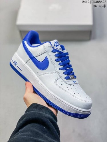 真标带半码 耐克nike Air Force 7 空军一号低帮百搭休闲运动板鞋。柔软、弹性十足的缓震性能和出色的中底设计，横跨复古与现代的外型结合，造就出风靡全