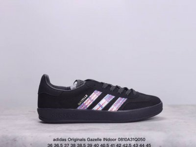 公司级adidas Originals Gazelle Indoor 三叶草休闲防滑耐磨低帮板鞋 鞋头出色设计 塑就出众贴合感 稳固的后跟贴合足部曲线设计 软弹
