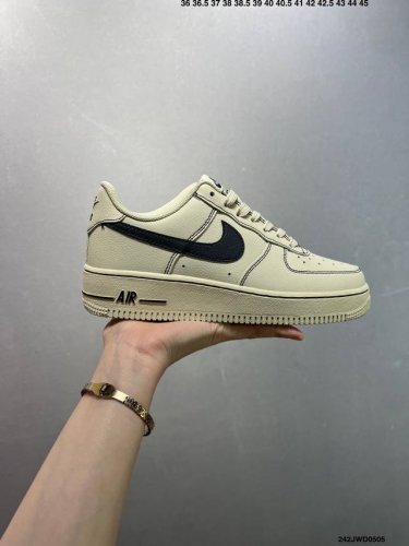 公司级Air Force 1 ‘07 Low 原楦头原纸板 打造纯正空军版型 #专注外贸渠道 全掌内置蜂窝气垫 #原盒配件 原厂中底钢印、拉帮完美 官方同步上架