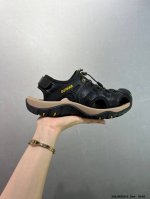 公司级Ecco爱步包头凉鞋男款 25年新户外运动舒适沙滩鞋凉鞋 越野系列 牛皮鞋面，纹理自然，柔韧耐穿 内设有透气网布 尽享舒适体验 便捷抽绳魔术贴设计 可自由