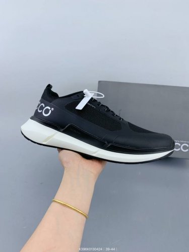 Ecco 爱步 爆款 健步2.0 休闲运动跑鞋 休闲鞋 透气舒适 经典和现代工艺品质融合 精选pu+Tpu一体成型大底 独特制鞋工艺 舒适百搭 Size：如图