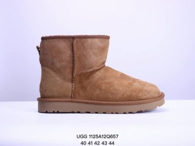 270 Ugg/雪地靴 高帮靴 女鞋广东原产，采用Tpu模压鞋面内嵌人造卷曲羊毛，鞋面具有防水功能，选用7毫米Uggpure 植入式羊毛里衬与可拆卸的Uggpu