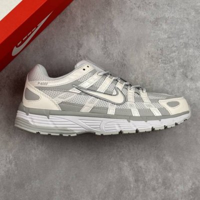本地 核心私 耐克 Nike p-6000 复古科技个性休闲运动老爹鞋 该鞋款鞋面采用纵横交错的覆面 重现 0 年代跑鞋风格 同时搭配缓震鞋垫 带来舒适的步履体