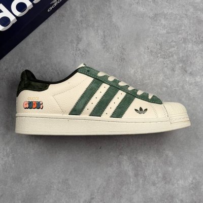 本地 核心私 Gucci X Adidas Original Superstar 古驰古奇 X 阿迪达斯 低帮 联名米白绿贝壳头防滑耐磨轻便板鞋 鞋身整体采用米
