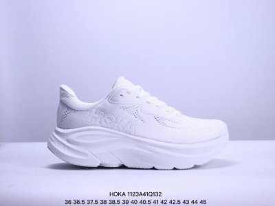 公司级hoka M Clifton 10 全新配色 这个品牌来自于新西兰的毛利语，Hoka表示大地，One One表示飞越，连起来就是飞越地平线，One One
