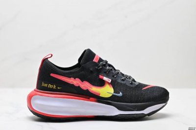 真标Nike Zoom React Infinity Run Fk 3 马拉松机能风格运动鞋 实拍首发 .鞋款搭载柔软泡绵，在运动中为你塑就缓震脚感。设计灵感源