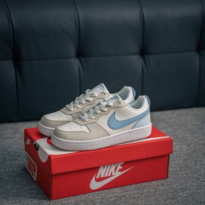 核心私 Nike Court Borough Low 低帮百搭透气休闲运动板鞋男女鞋 经典耐用的设计，兼顾舒适脚感和出众风范，演绎匠心之作。结构性的支撑贴合感结