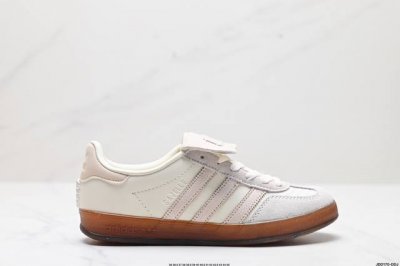 真标adidas Originals Gazelle 三叶草休闲防滑耐磨低帮板鞋 鞋头出色设计 塑就出众贴合感 稳固的后跟贴合足部曲线设计 软弹舒适 不易磨脚