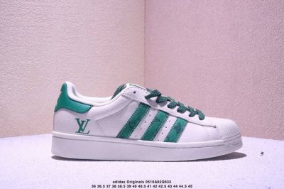 纯原 Clot X Ad Originals #贝壳头Lv联名限定 贴合柔软皮料白橙配色 ，这其中也包括我们非常熟知的Clot。Clot为即将到来的蛇年准备的是