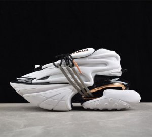 Balmain 巴尔曼Balmain巴尔曼早春新款 子弹鞋 海外订购原版，1:1完美复刻！Balmain是一个非常全面之尊贵时尚生活品牌，香港，美国，等大时尚博
