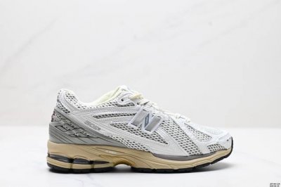 公司级New Balance M1906系列复古单品宝藏老爹鞋款 公司级版本复古元素叠加 质感超级棒 楦版型材料细节做工精细 作为Nb最经典的档案鞋型之一 与2