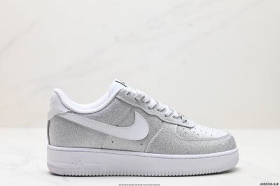 公司级nike Air Force 1‘07 原楦头原纸板 打造纯正低帮空军版型 专注外贸渠道 全掌内置蜂窝气垫 原盒配件 原厂中底钢印、拉帮完美 官方货号:D