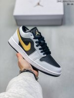 Air Jordan 1 Low Aj1乔1低帮休闲板鞋 同步官方配色 原档冲孔鞋头 正确满胶鞋垫 四线拉帮 原厂织唛标 鞋舌高弹海绵填充。 Size：35.5