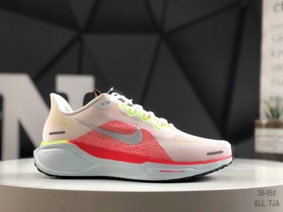 170 Nike「飞马新鞋」触感柔软，质感升级！随着“耐克「蓝图」系列”在巴黎的盛大发布，全新一代 登月41代 Nike Pegasus 41也正式登场啦！Ni