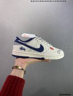 公司级Stussy X Nike Dunk Low 双拼蓝线 此款主张打破传统的工业化流水线设计限制，以Made By Ideas的超级创意为理念，集结众多潮流