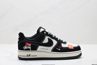 公司级耐克Nike Air Force 1 07空军一号低帮百搭休闲运动板鞋 柔软 弹性十足的缓震性能和出色的中底设计 横跨复古与现代的外型结合 造就出风靡全球
