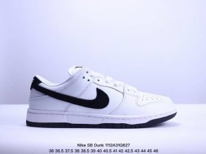 耐克Nike SB Dunk Low SB 扣篮系列复古低帮休闲运动滑板板鞋。采用脚感柔软舒适ZoomAir气垫，有效吸 收滑板等极限运动在落地时带来的冲击力，