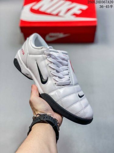 nike Total 90 Iii Sp 舒适百搭防滑耐磨足球鞋 男女同款 外观经典 设计简约大气 百搭又耐脏 鞋底柔软舒适 抓地力强 适合日常穿着和运动 尺码