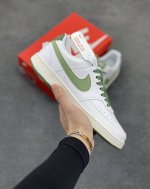 超级福利 核心特价 长期补货 Nike Court Borough 低帮百搭透气休闲运动板鞋男女鞋 经典耐用的设计，兼顾舒适脚感和出众风范，演绎匠心之作。结构性