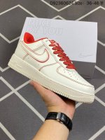 耐克nike Air Force 1 Low 空军一号低帮百搭休闲运动板鞋。柔软、弹性十足的缓震性能和出色的中底设计，横跨复古与现代的外型结合，造就出风靡全球三
