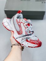 公司级 巴黎世家老爹鞋 解构主义完美诠释潮流新时尚balenciaga Triple-S Sneaker 时装复古厚底 姥爷鞋 正确字体粗细 位置 大小 正确侧