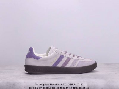 ad Originals Handball Spzl 手球运动员系列百搭休闲运动板鞋 Ie3710 这款来自阿迪达斯的这款handball Spzl前身是一双手