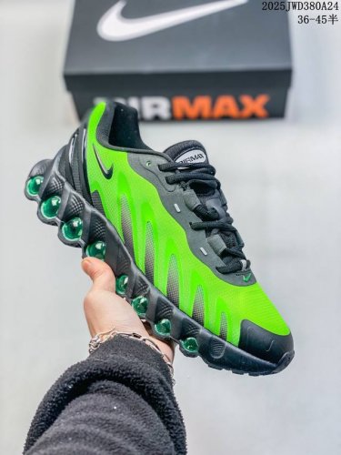 公司级Nike Air Max Dn8 全掌科技气垫 缓震运动跑鞋 Dn8的核心亮点在于其八腔气垫结构 根据不同部位设定的气压值专为行走设计 提供卓越的舒适感