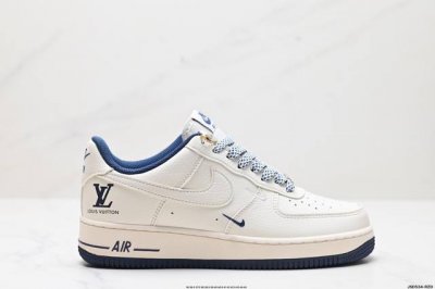 公司级nike Air Force 1‘07 原楦头原纸板 打造纯正低帮空军版型 专注外贸渠道 全掌内置蜂窝气垫 原盒配件 原厂中底钢印、拉帮完美 官方货号:C