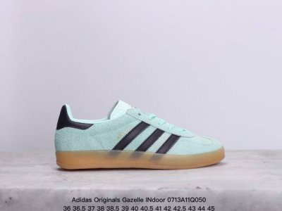 Adidas Originals Gazelle Indoor 三叶草休闲防滑耐磨低帮板鞋 公司级版本 鞋头出色设计 塑就出众贴合感 稳固的后跟贴合足部曲线设计